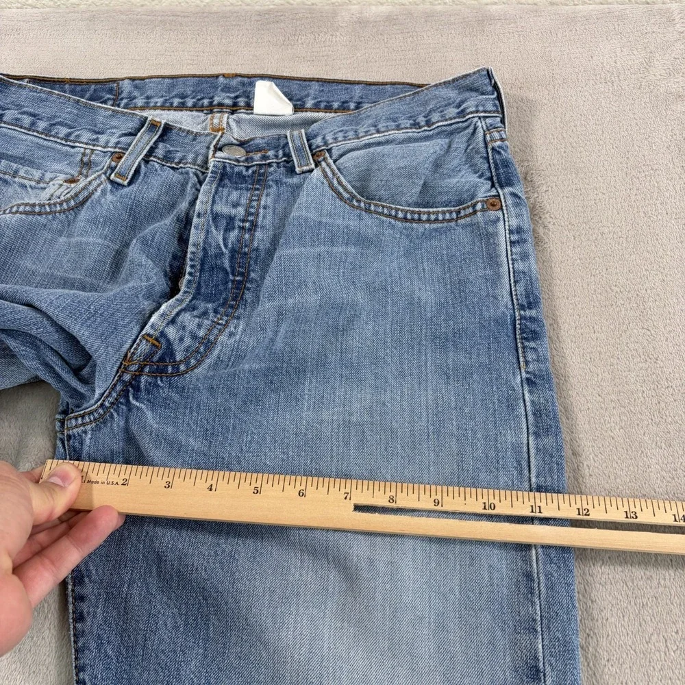 Vintage Levis 501 Distressed‎ Jeans in Blue Fade Wash Men Fits 31x33 (Tag 32x34)